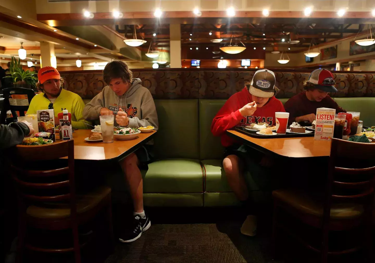 teenagers dining at a Luby's